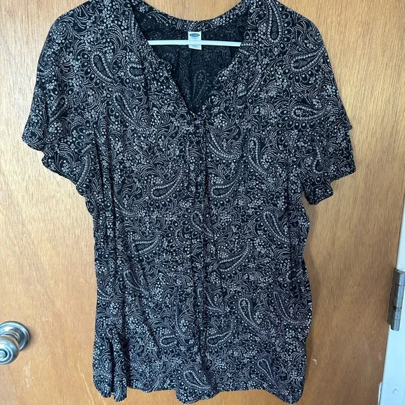 Old Navy Black Paisley Women's Top - Picture 1 of 4